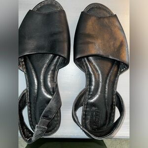 Born Trang Open Toe Shoe Sandal - Black - Size 10